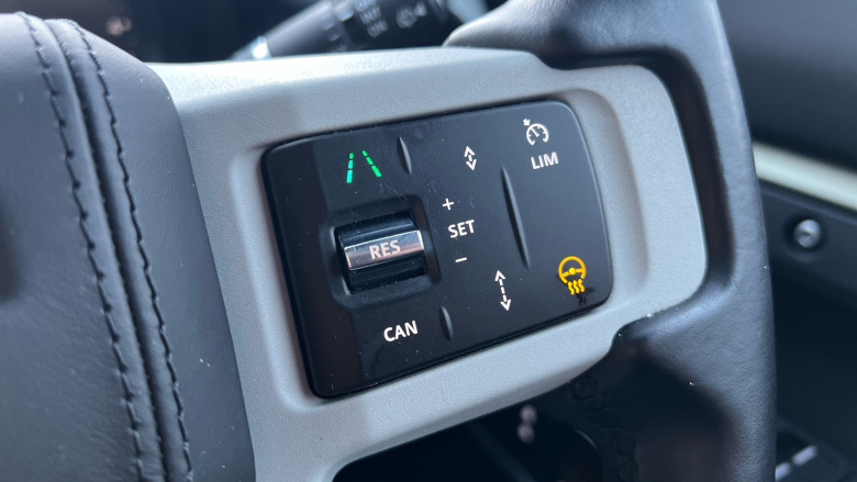 Land Rover Defender 3.0 D250 X-Dynamic HSE 110 5dr Auto Diesel Estate